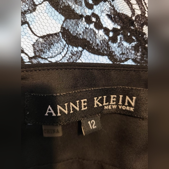 Anne Klein Lace Dress with Sweetheart Neckline - Picture 7 of 12
